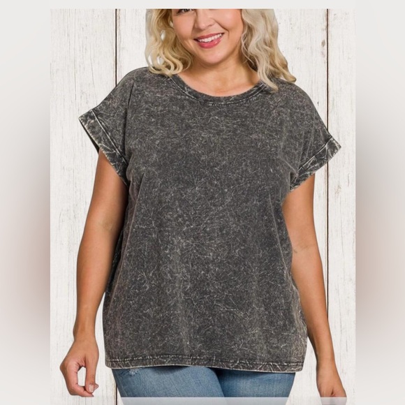 Zenana Outfitters Tops - Zenana Outfitters Washed Black Short Sleeve Top